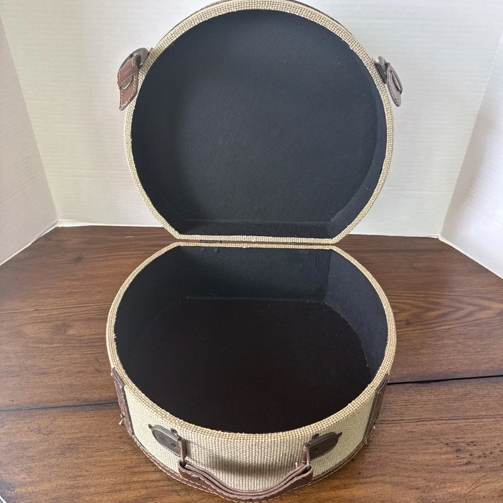 Burlap Traveling Case Woven Fabric Faux Leather Handles Brass Look Snap Straps